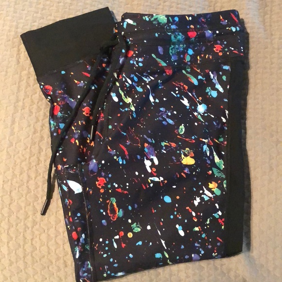 Fabletics Pants - Fabletics size L crop leggings with waist tie